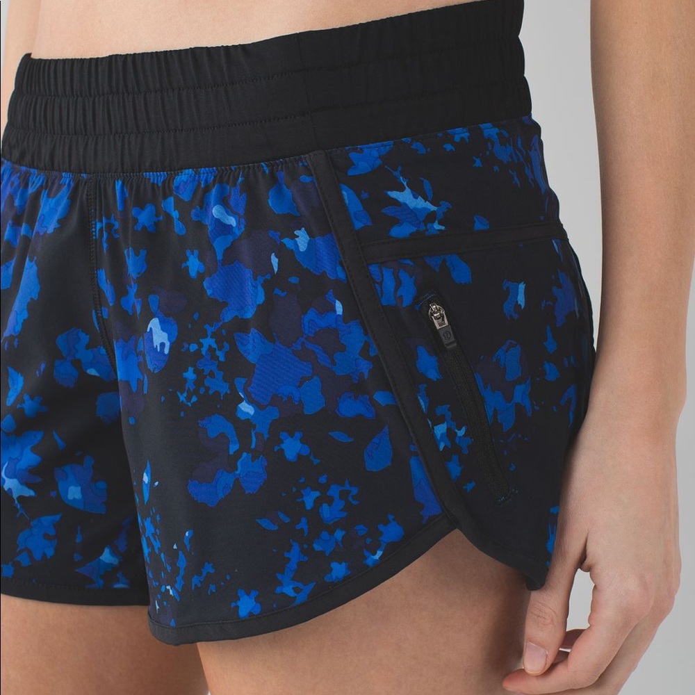 Lululemon Tracker Short III Dandy Digie Porcelaine Black / Black